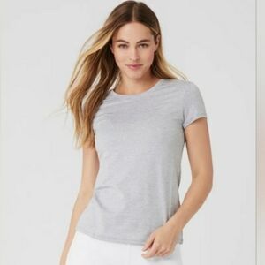 Alo Yoga Alosoft Finesse Short Sleeve T-Shirt. Light Heathered Grey. Size L.